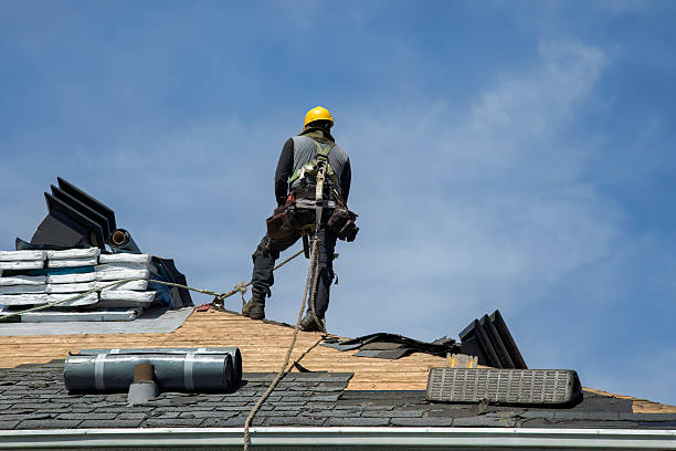 Professional Gutter Installation technician working in Arbuckle, CA